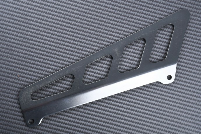 Protection de chaîne Suzuki DRZ 400 E argent évite déraillements