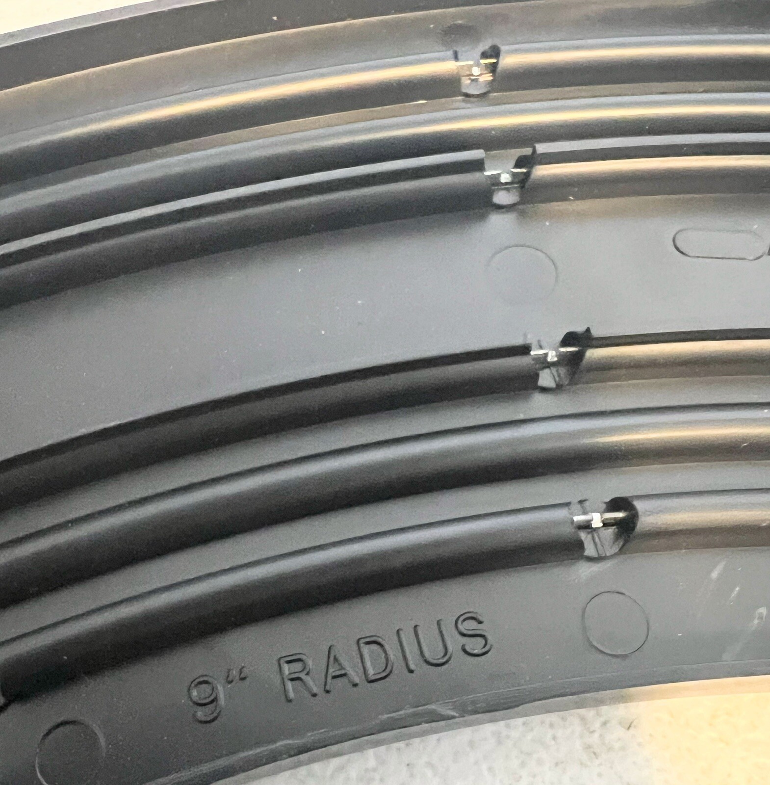 1519 Sign 3 Pieces Aurora Model Motoring Track 9