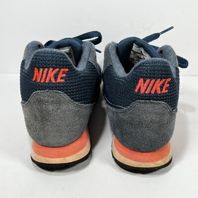 nike md runner 2 size 8