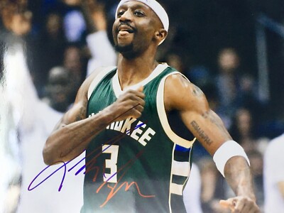 JASON TERRY Signed Autographed 8x10 Basketball Photo MILWAUKEE BUCKS  MAVERICKS