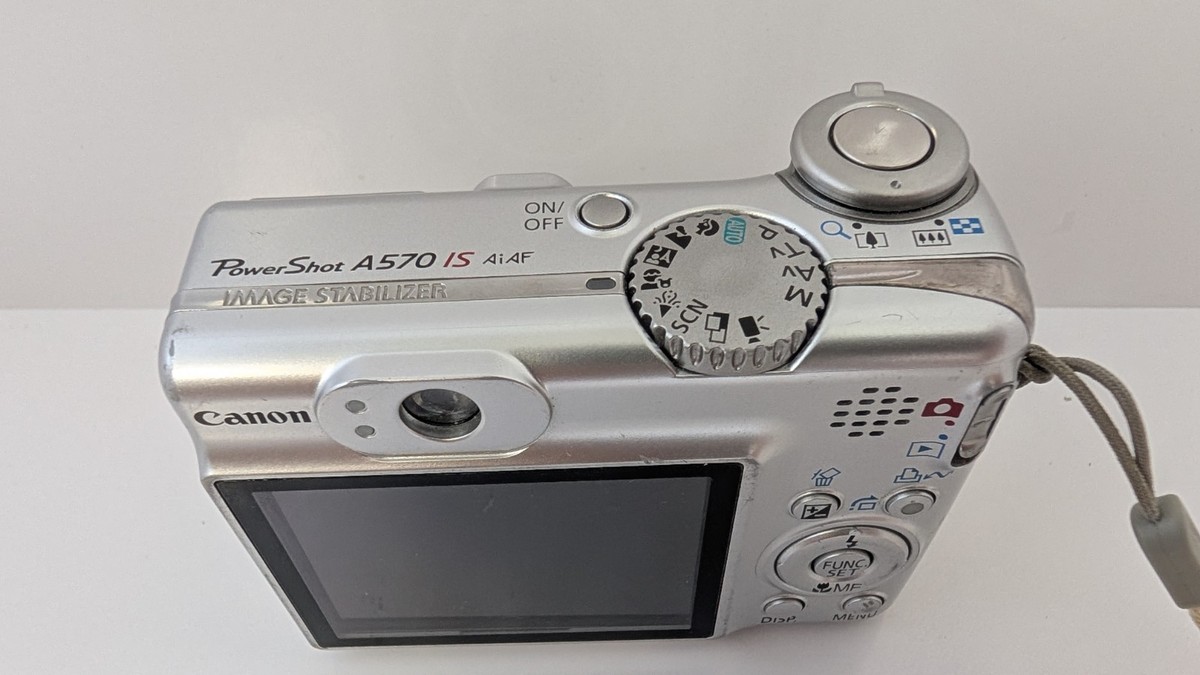 Canon PowerShot A570 IS 7.1MP Digital Camera + Cords For Parts