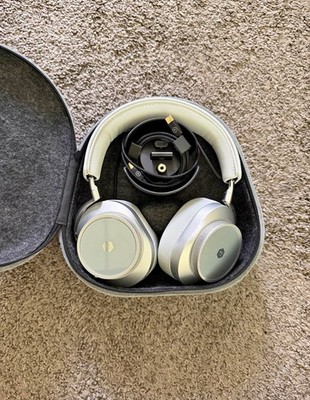 master and dynamic mw75 - White - Open Box 