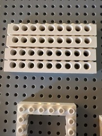 Lego Technic Brick 1x14 6x8 1x10 1x6 1x2 1x1 4x4 Round Slope 6x1x1 2/3 32pcs