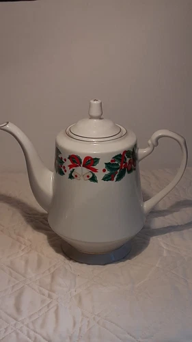 Royal Majestic 'Holiday Cheer' Tea Coffee Pot #8406, 8.25"