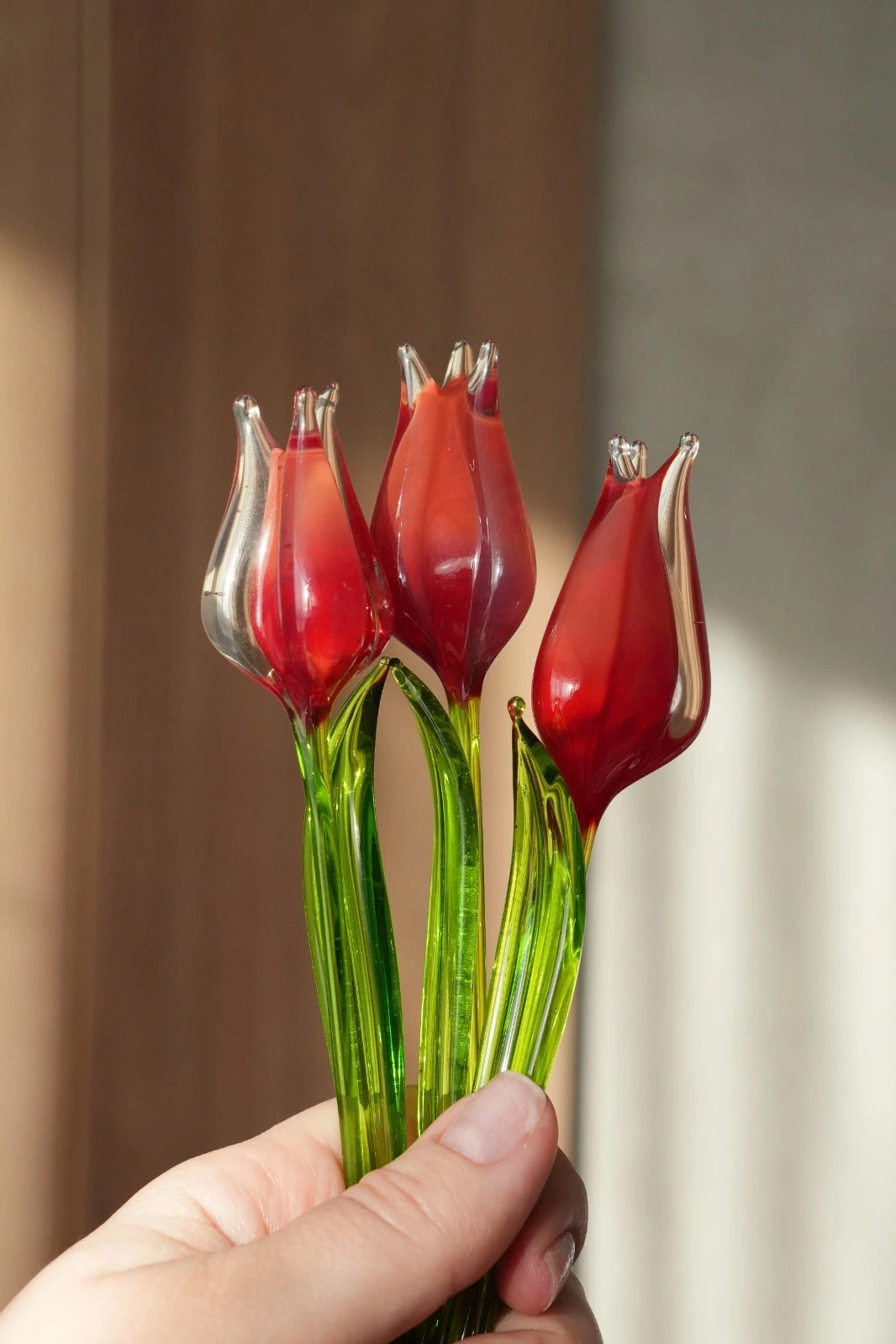 7” Red Glass Tulip Flower Figurine Hand Blown Art Glass Long Stem Decor Gift
Opens in a new window o