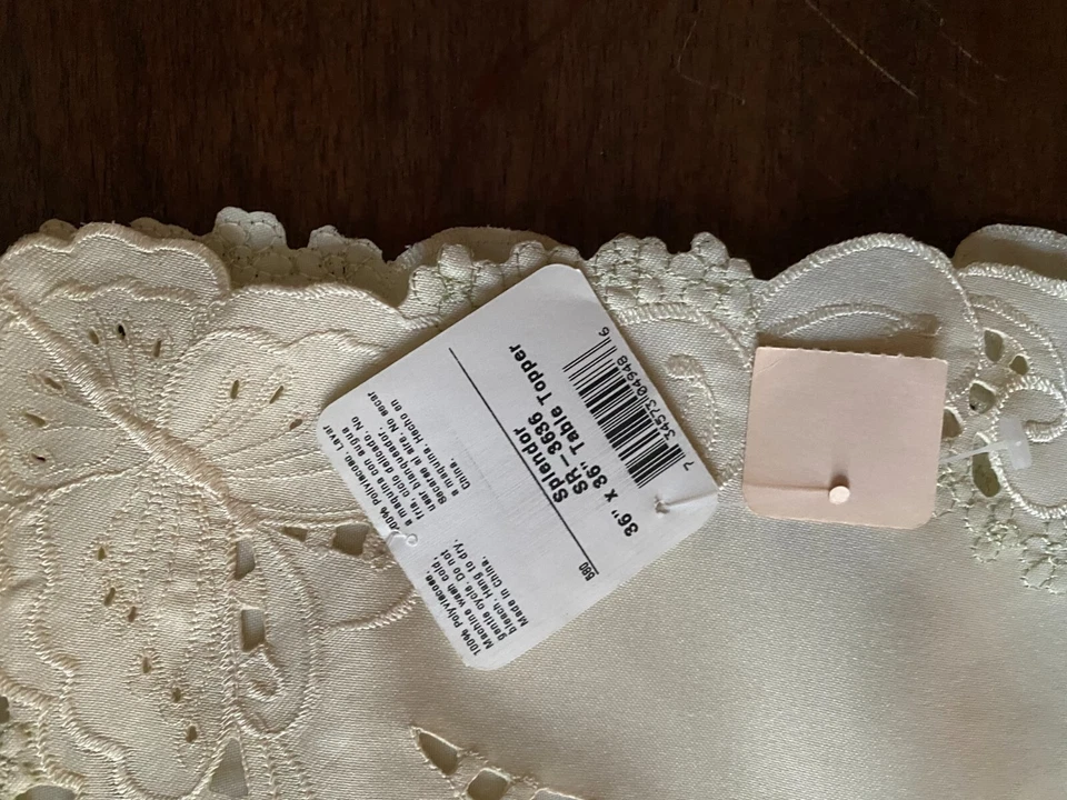 Heritage NEW #SR 3636, Splendor, 36" x 36" Table Topper - Image 3 of 3