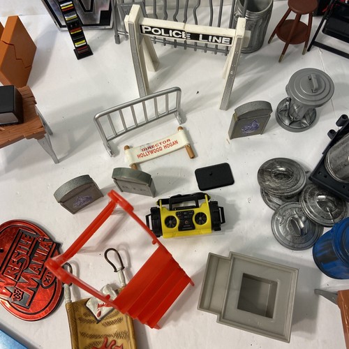 WWE Elite Accessories Lot ( box 400) - Picture 9 of 9