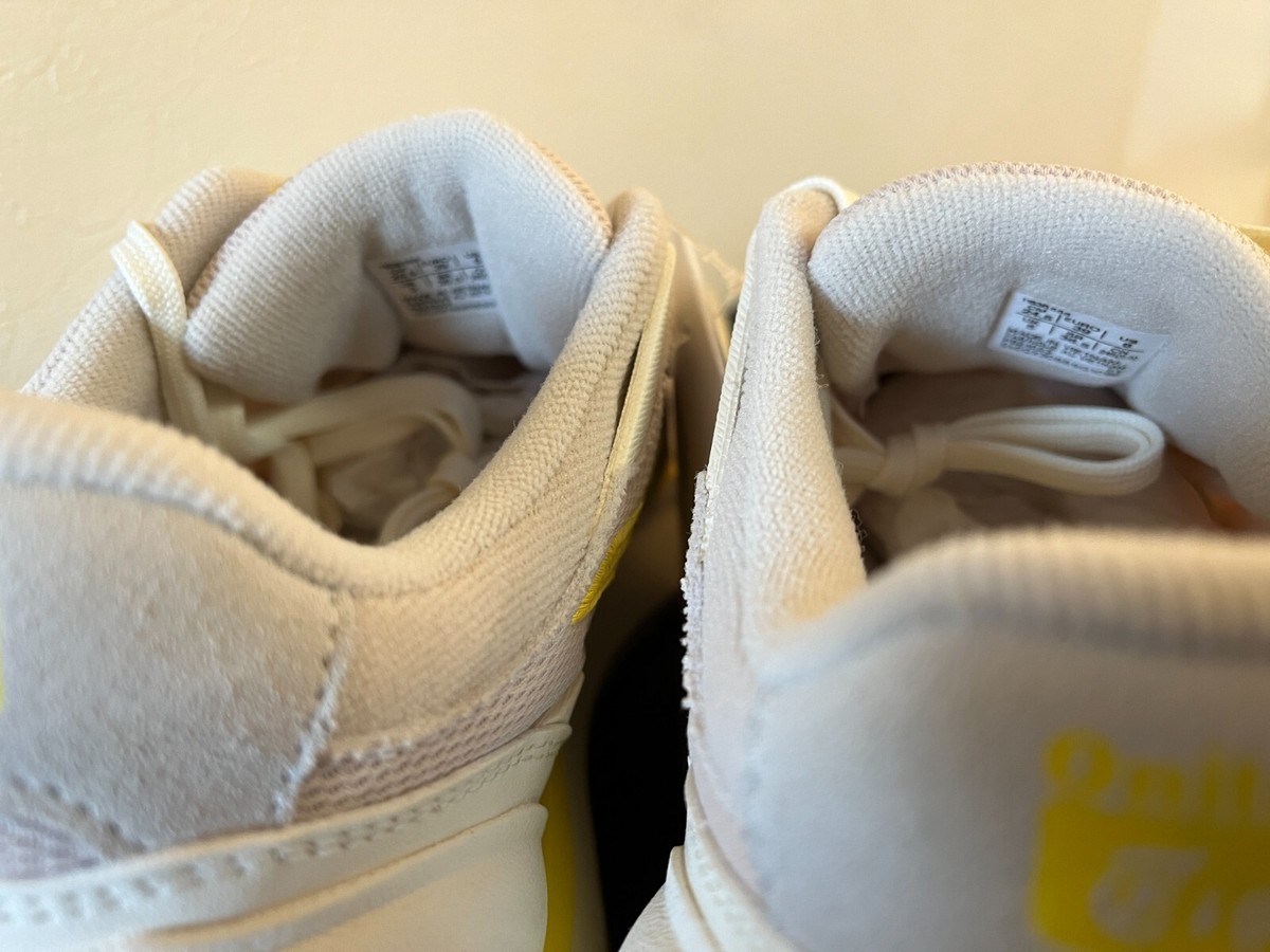 Onitsuka Tiger MOAGE CO ( BEIGE/YELLOW ) 1183B555.250 Unisex Onitsuka Tiger MOAGE CO ( BEIGE/YELLOW ) 1183B555.250 Unisex