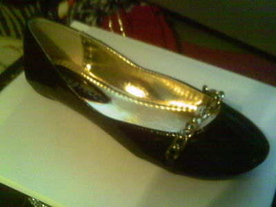KISS & TELL BLACK PATENT GOLD CHAIN BALLET FLAT COOL VIBE SHOE 9 M