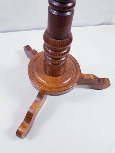 Elegant Vintage Antique Mahogany Tripod Lamp Side End Occasional Table - Picture 11 of 12