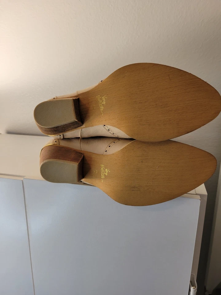 Very Volitale 米色女式 Raspy 靴子 10 码全新带盒不完美见图片 — 第 3/4 张图片