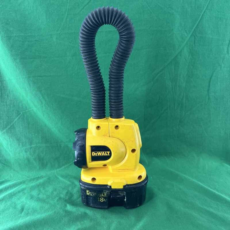 Dewalt DW919 Rechargeable Light Cordless Yellow Flashlight 18V -Works