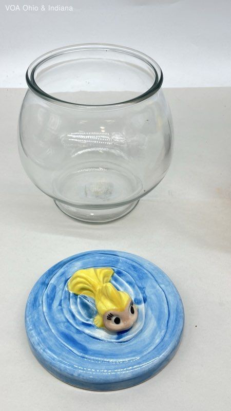 Disney Treasure Craft Pinocchio Cookie Jar with Cleo Glass