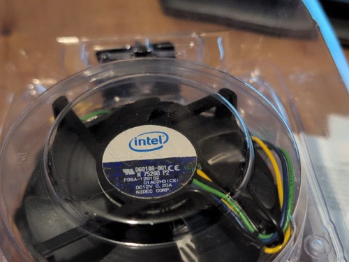 Intel D60188-001 Copper Core Heat Sink Cooling Fan for Socket LGA775 BOXED Core2 - Picture 2 of 9