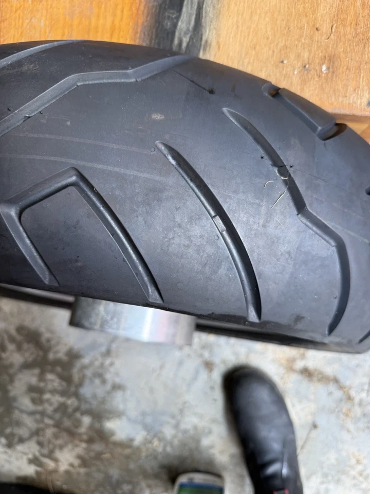 Harley-Davidson Street Glide Touring Enforcer 2017 llanta trasera neumático 40900033 Foto 3 de 4