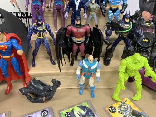 Enorme Lote De Colección - Moderno DC Comics Figuras De Acción Batman Libros Tarjetas Vehículos - Imagen 13 de 15