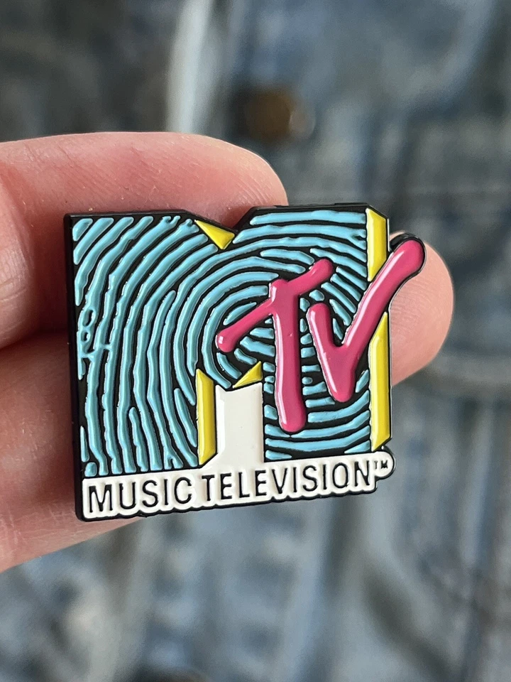 Prendedor MTV Retro Logo - Esmalte Azul, Amarillo y Rosa Foto 2 de 4