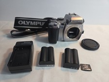 OLYMPUS EVOLT E-500 8.0MP Digital SLR Camera  2x Battery, Charger, 1GB Card