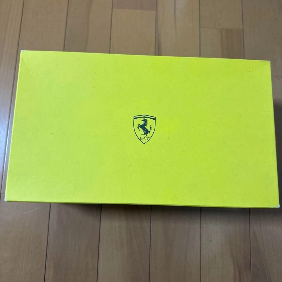 Second bag, red leather, manufactured by Schedoni, the official Ferrari brand - Image 3 of 4
