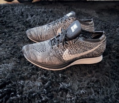 Nike Flyknit Racer schwarz weiß Gr.40 Unisex Sneaker Seltene Schuhe