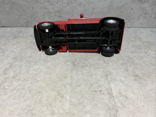 First Gear 1952 GMC Heavy Duty Wrecker Hubbard Auto Center 1:34 Scale Diecast - Picture 6 of 6