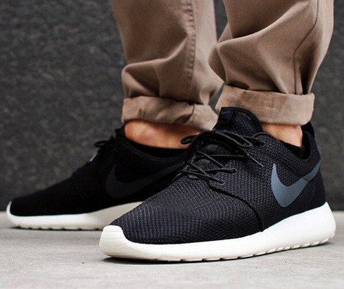 NEW! Nike Roshe One BLACK/SAIL Mens 6 