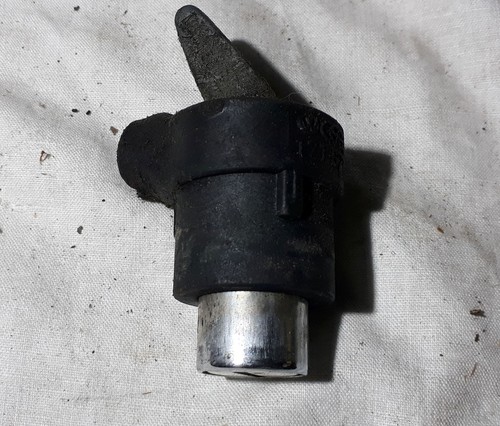 VW Golf1 17E Heckklappenschloss Druckknopf 171827539