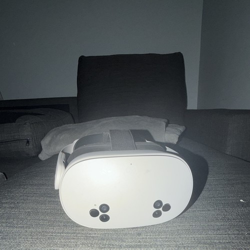 Meta Quest 3 VR no controllers