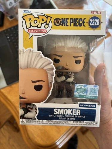 Funko Pop Smoker 2328 One Piece Gamestop Limited Edition 9500 + Pop Protector