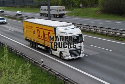 LKW Foto DAF XF Planensattelzug Schweden weiß D.A.F. ITALY NORWAY #h4vp