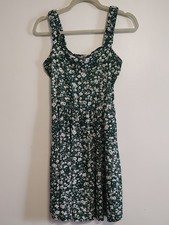 Huhot Green Floral Sundress with White Flower Print