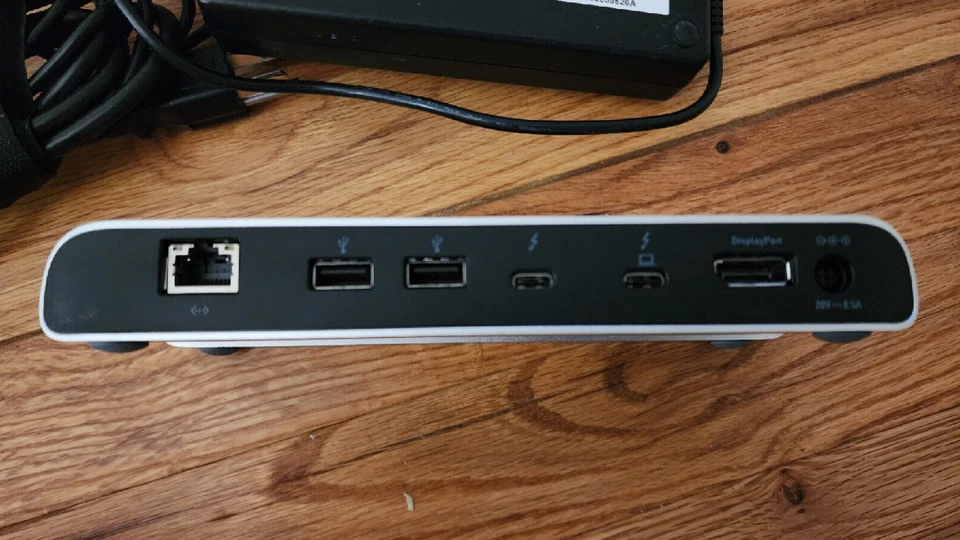 Estación de puerto de pantalla Elgato Thunderbolt 3 Dock 4k MAC/PC con adaptador de corriente Foto 2 de 4