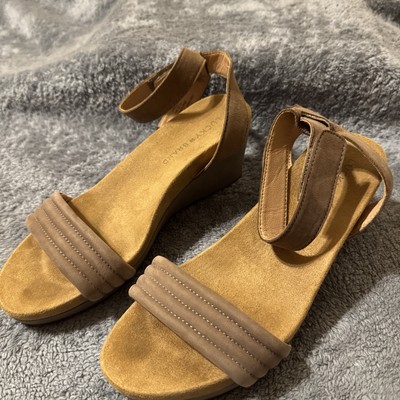 Lucky Brand Women s Brown Kellio Women s Wedge Sandal Great Condition Size 7 