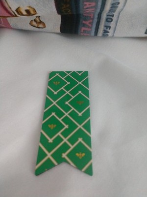 NEW EMILY LEY SIMPLIFIED KELLY GREEN BEES PAGE MARKER