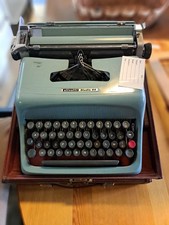 Machine A Écrire Olivetti Studio 44 Vintage 