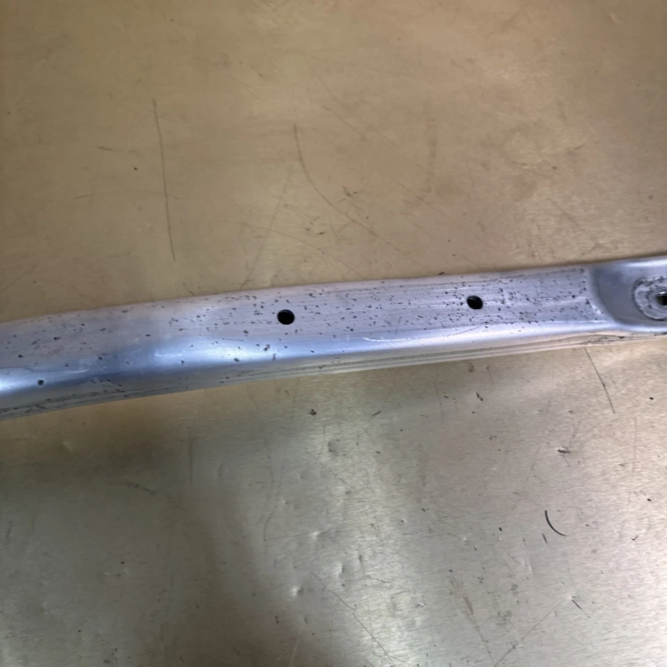 BMW X6 2015 soporte de radiador superior delantero barra transversal soporte de viga OEM Foto 4 de 4