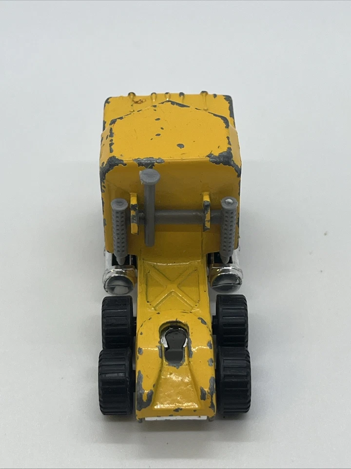 Matchbox MB-45 Kenworth Aerodyne (COE) 1:90 полугрузовик с кабиной желтый Taylor Woodrow - Изображение 4 из 4