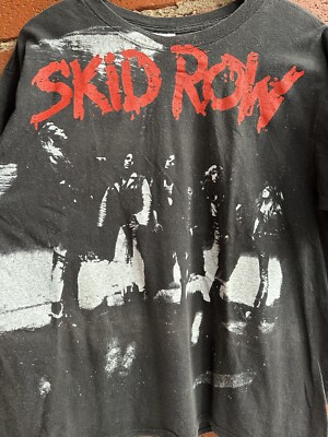 VINTAGE 1989 Skid Row 'Makin' A Mess Of The U.S.' Tour Shirt (Size