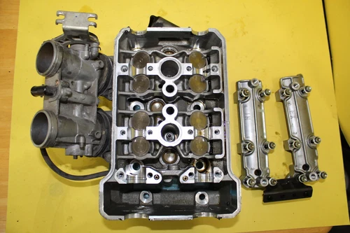 HEAD ASSY, CYLINDER | Includes Item(s) 2 - 3