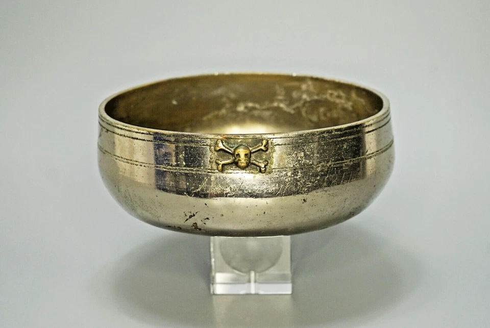 Antiguo cuenco de curación ritual mágico adivinación hueso cráneo Mori 1844 de bronce Memento Foto 4 de 4