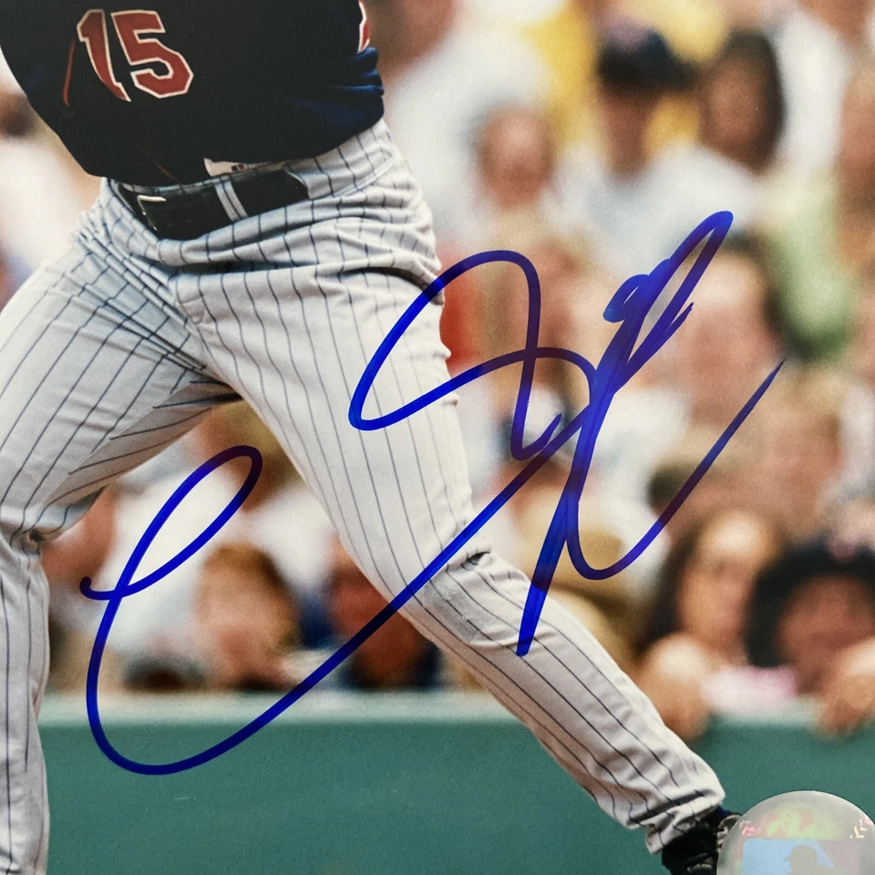 Foto de béisbol firmada por Cristian Guzmán de los gemelos de Minnesota 8x10 con certificado de autenticidad Foto 2 de 3