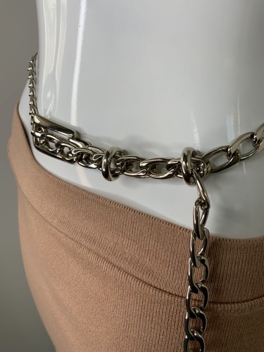 Calvin Klein Women’s Size Adjustable Silver Toned Metal Link Belt Heart End - Picture 5 of 7