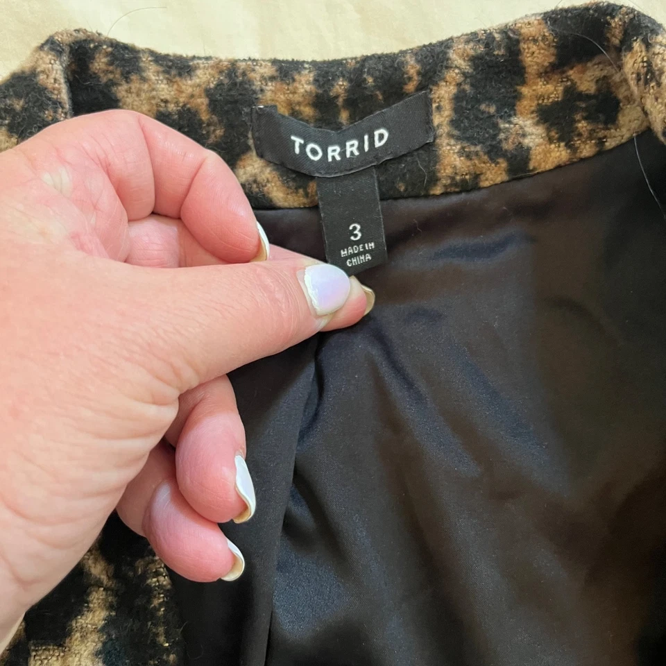 Chaqueta Abrigo Largo Estampado Guepardo Leopardo Tórrido Forrada Para Mujer Plus 3X De Colección Foto 4 de 4