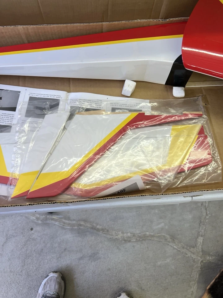 Up For Grabs, un nuevo avión Cox Tailwind ARF RC Nitro Foto 2 de 4