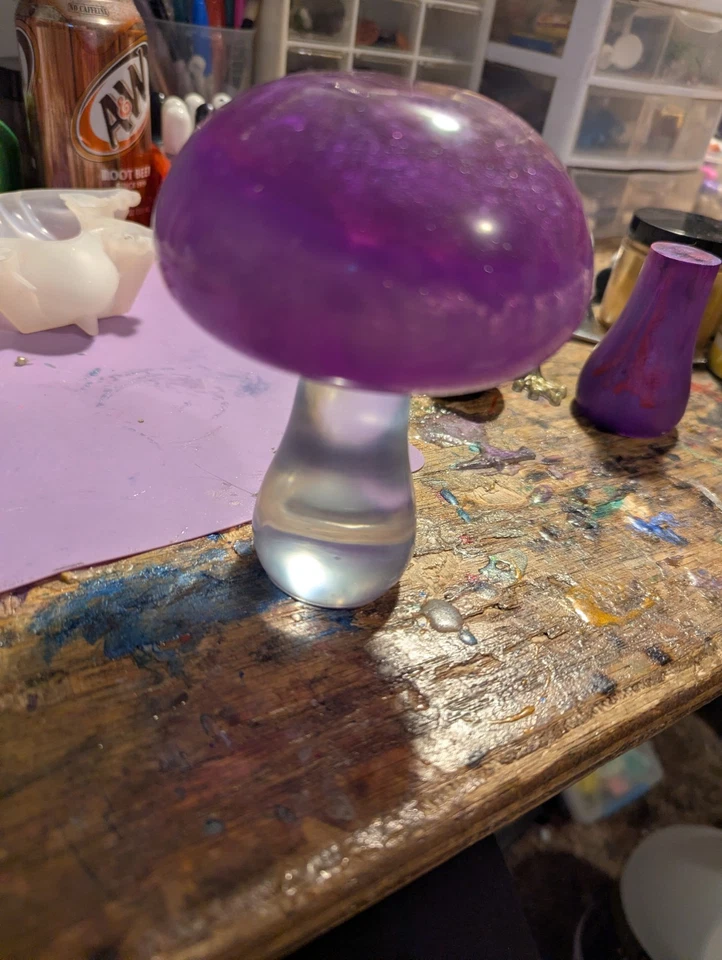 Seta de resina grande púrpura hecha a mano única en su tipo Foto 2 de 2