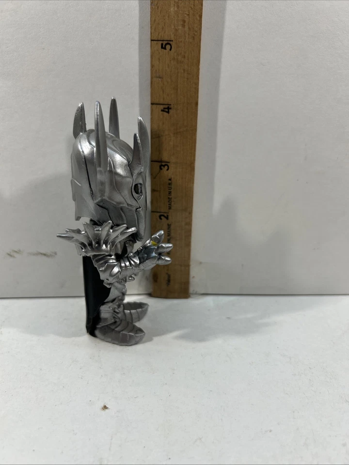 FIGURA VINILO FUNKO MISTERIO MINI SEÑOR DE LOS ANILLOS SERIE 1 SAURÓN MUY RARA Foto 2 de 4