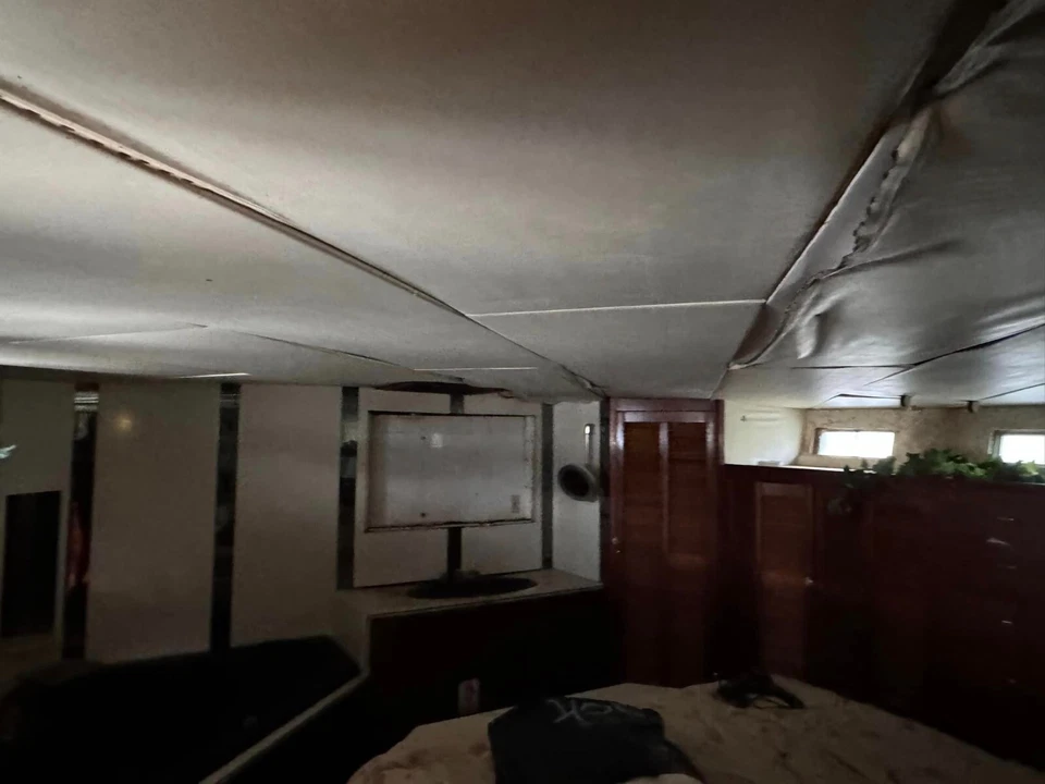 1980 57 foot Yacht / Cabin Cruiser Twin Engine 65 ft yacht - Image 4 of 4