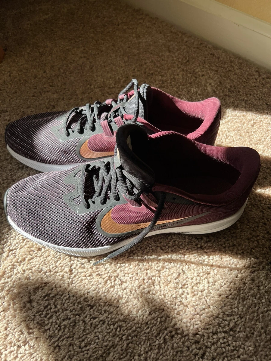 Maroon and gold nike cheap shoes