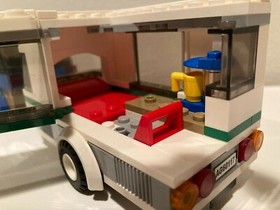 LEGO CITY: Van & Caravan (60117) Complete Set with Manuals No Box