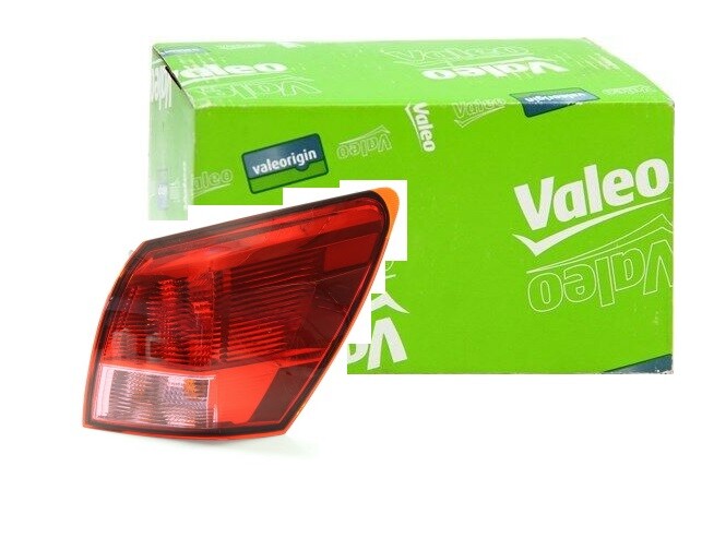 Feu arrière droit Valeo 043586 haut de gamme extérieur d'origine NISSAN Qashqai +2 I